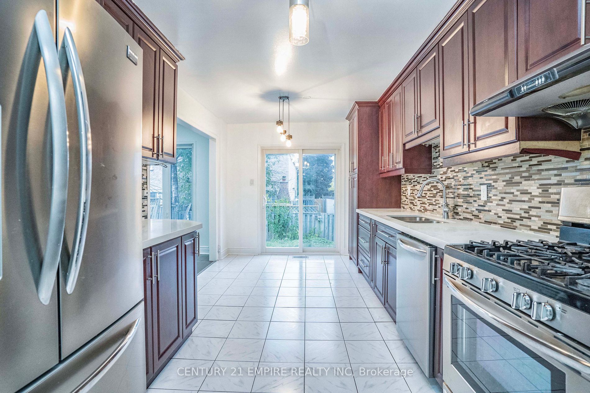 87 Sandmere Ave