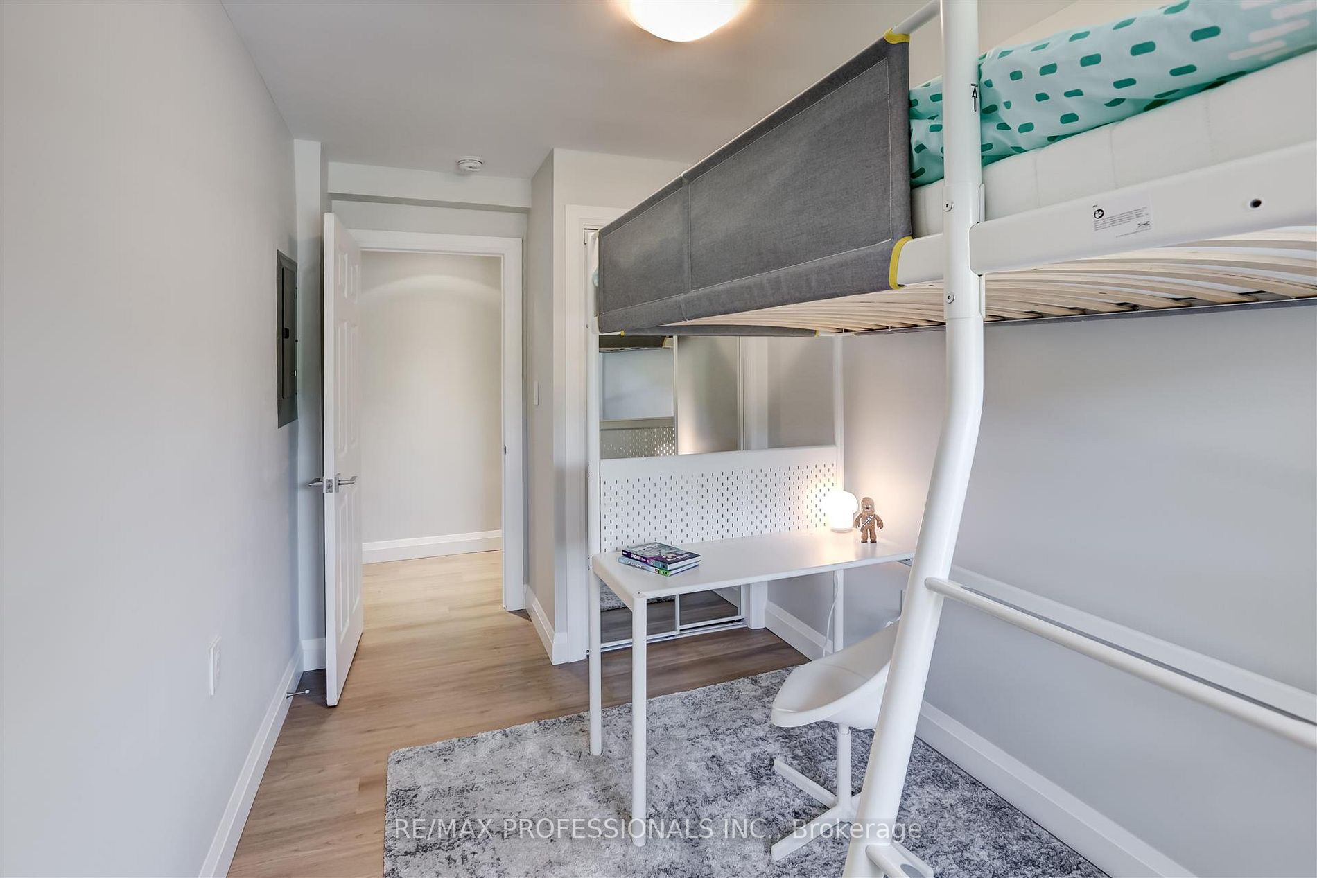 238 South Kingsway