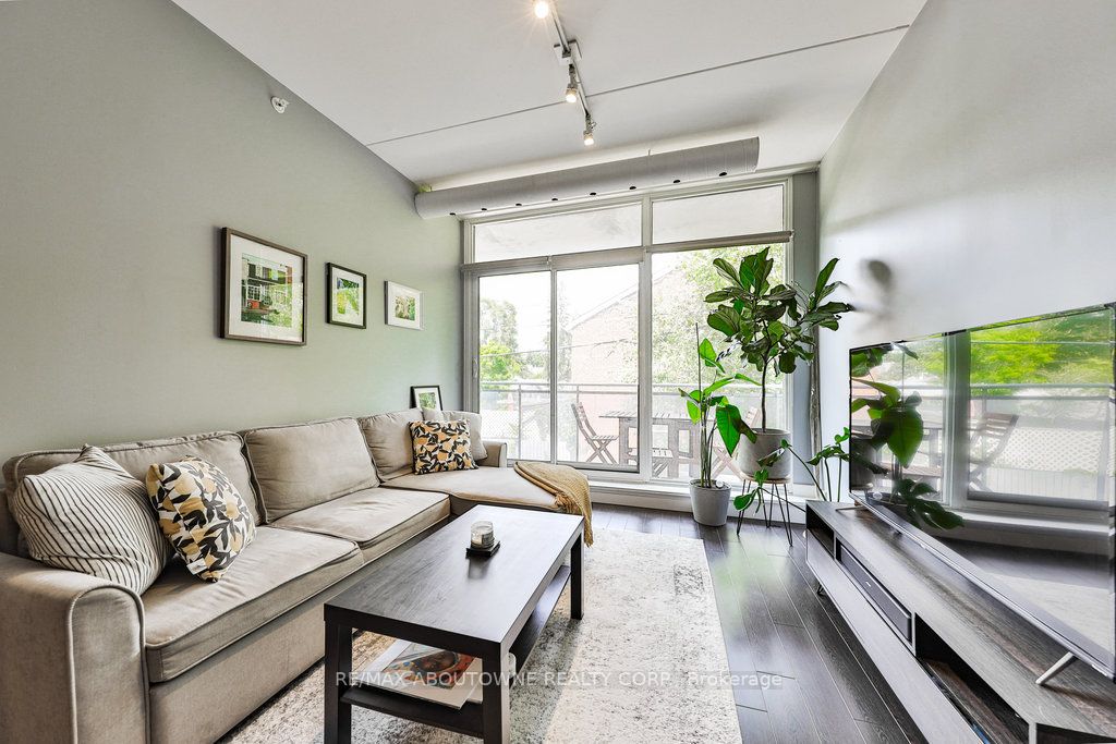 588 Annette Street, #205