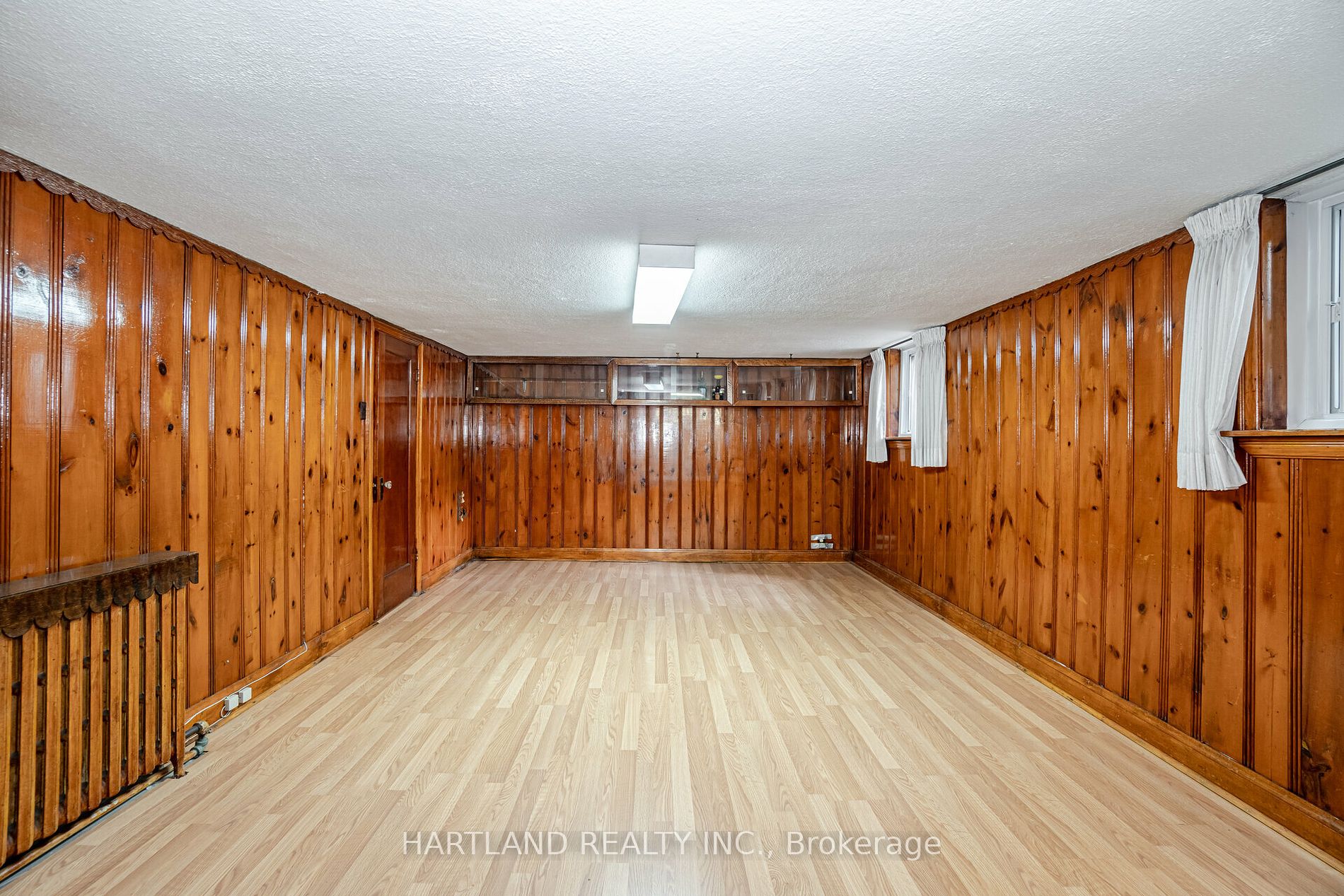 1055 Briar Hill Ave