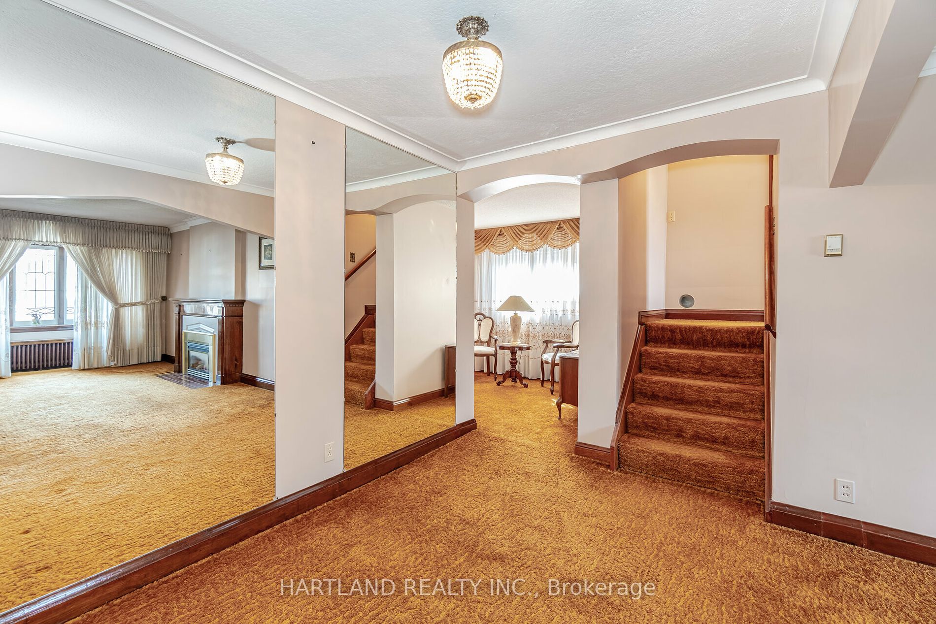 1055 Briar Hill Ave
