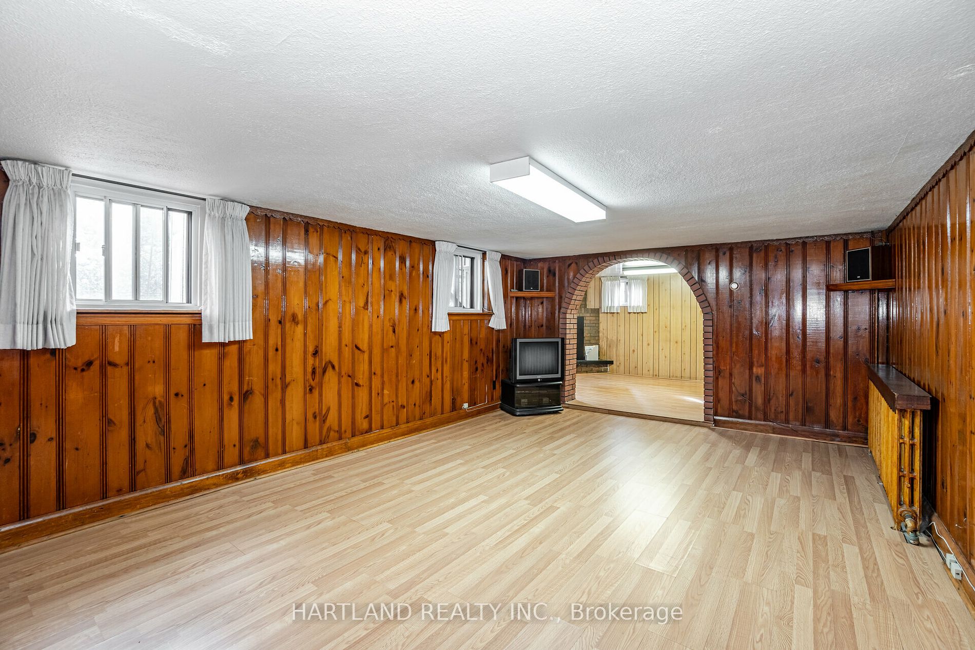 1055 Briar Hill Ave