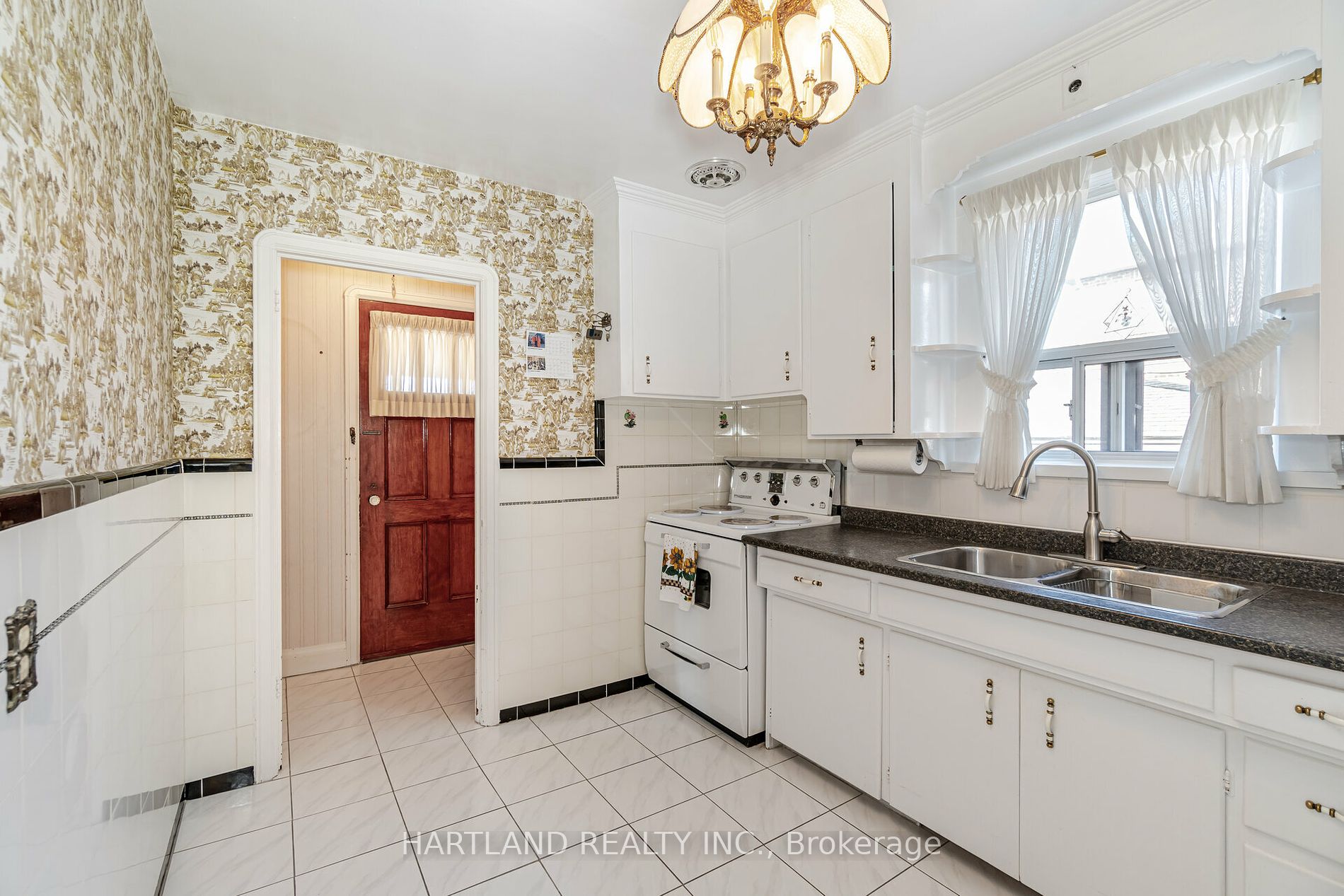 1055 Briar Hill Ave