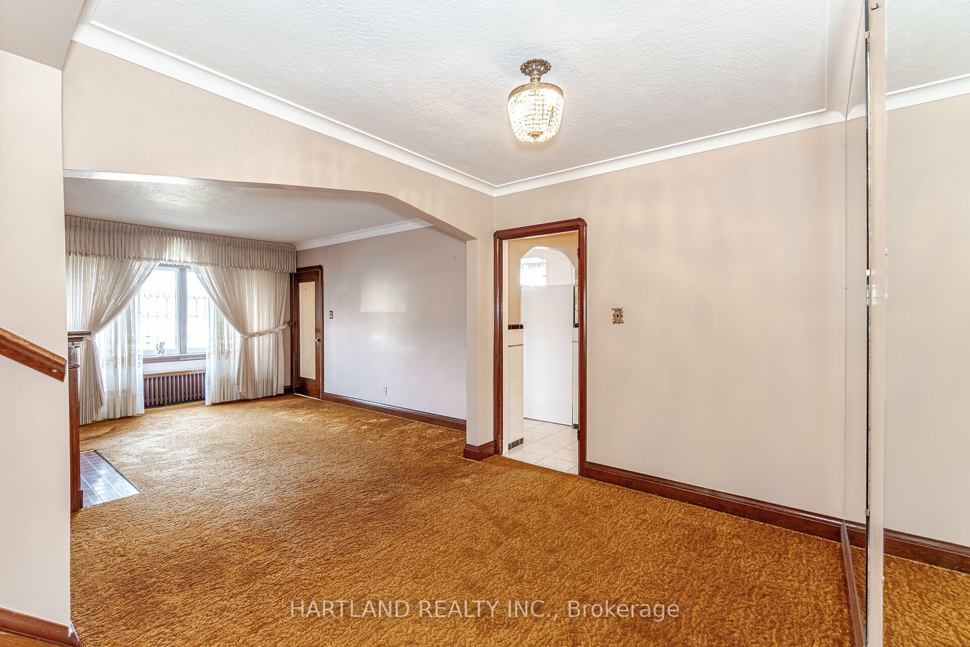 1055 Briar Hill Ave