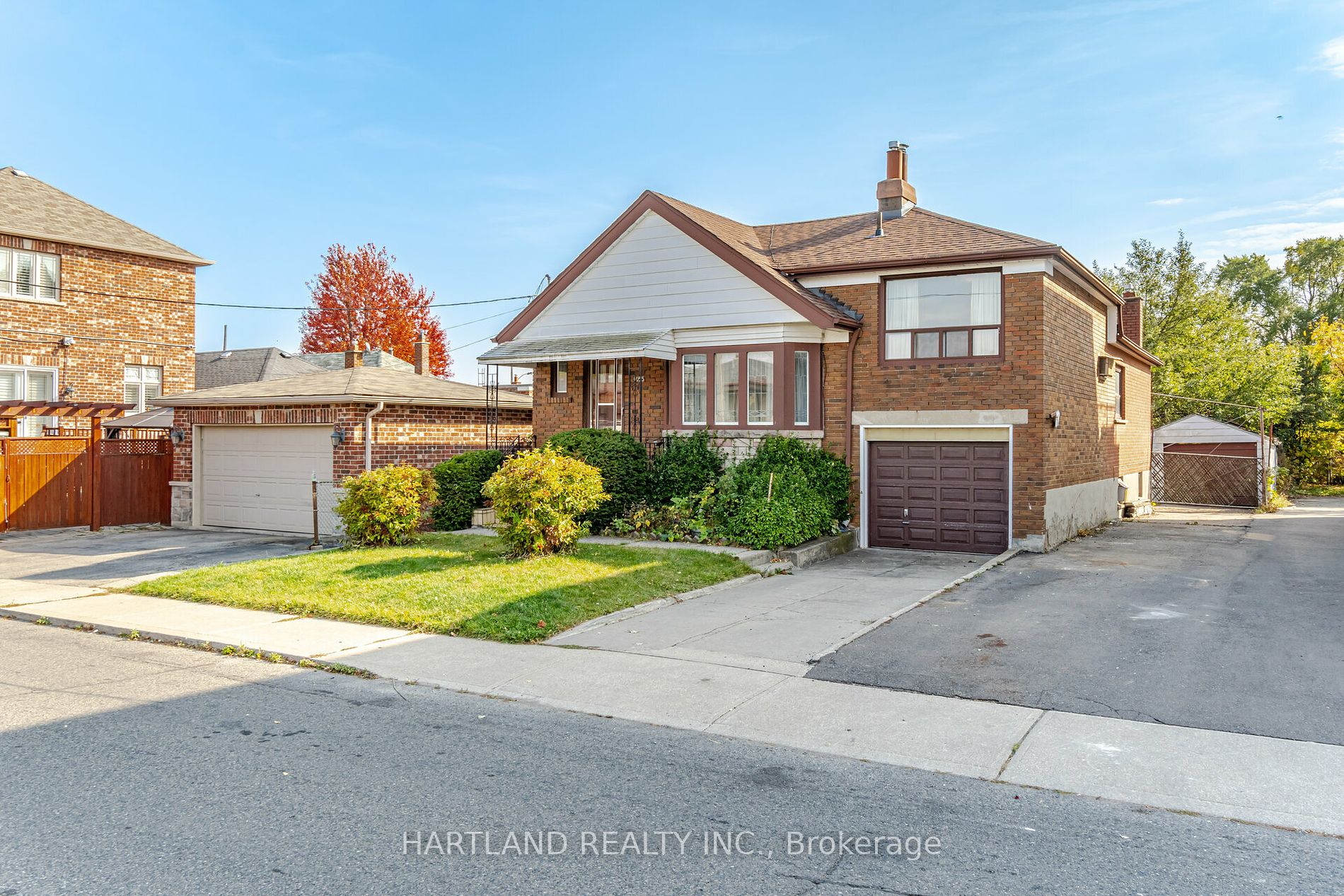 1055 Briar Hill Ave