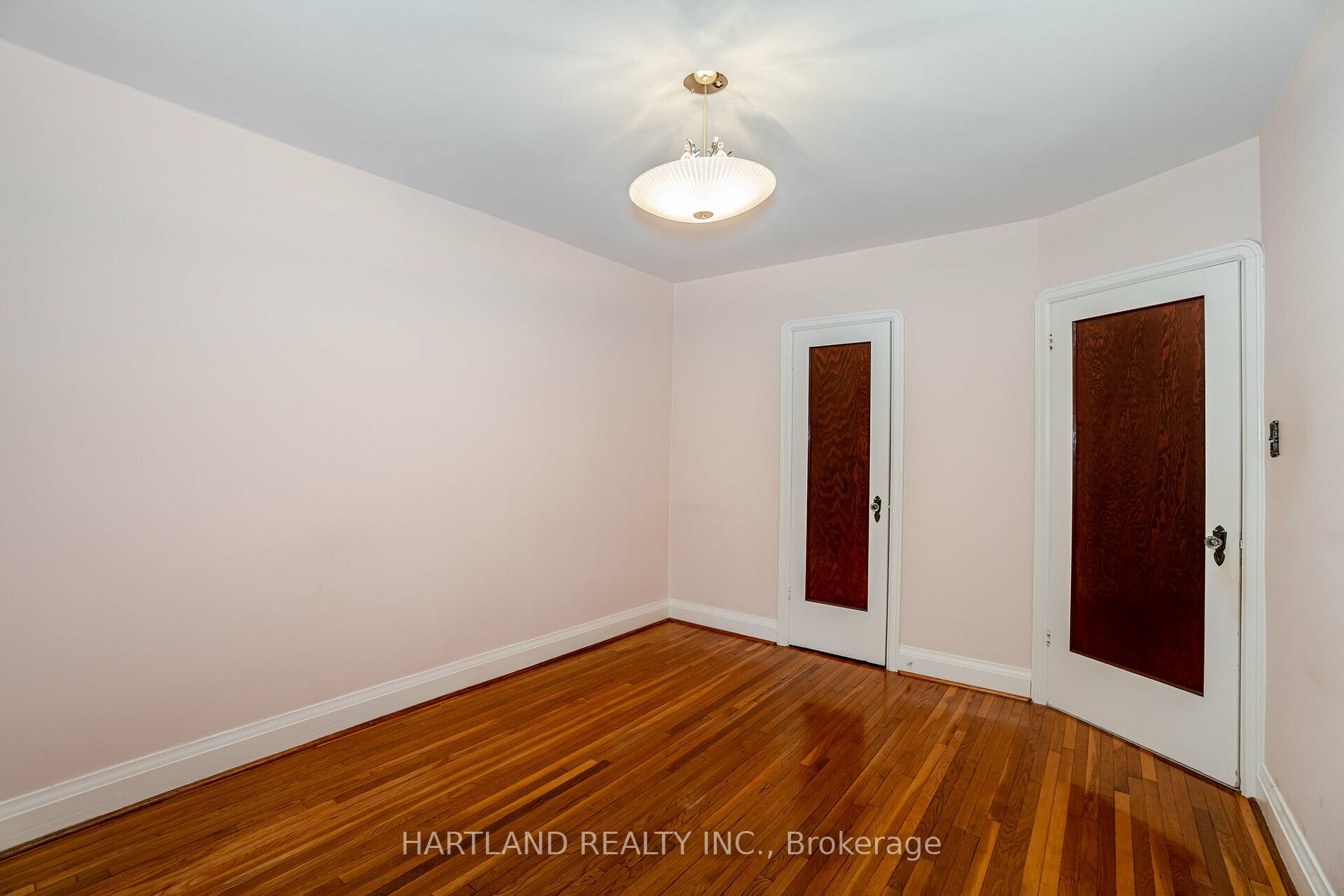 1055 Briar Hill Ave