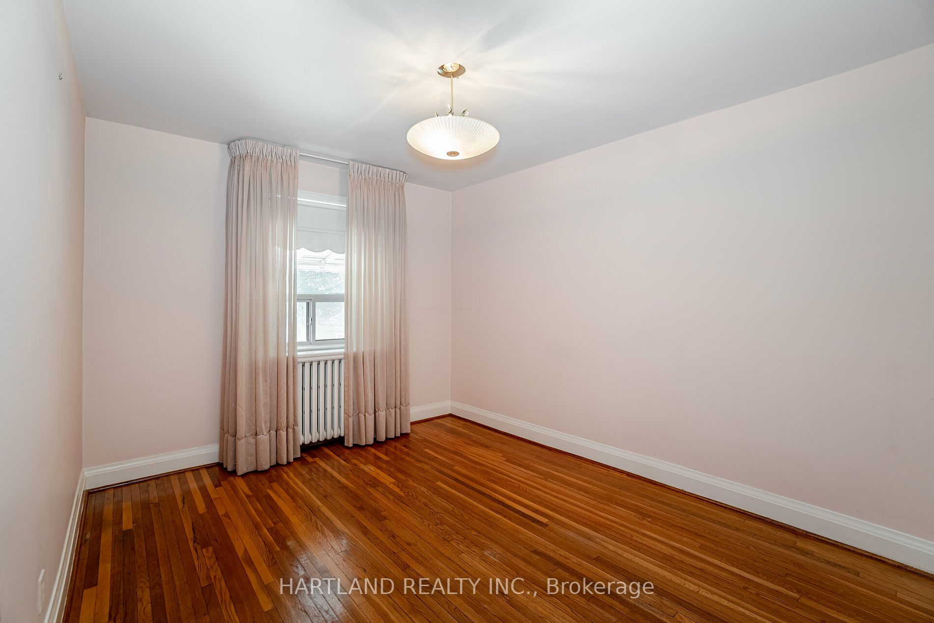 1055 Briar Hill Ave