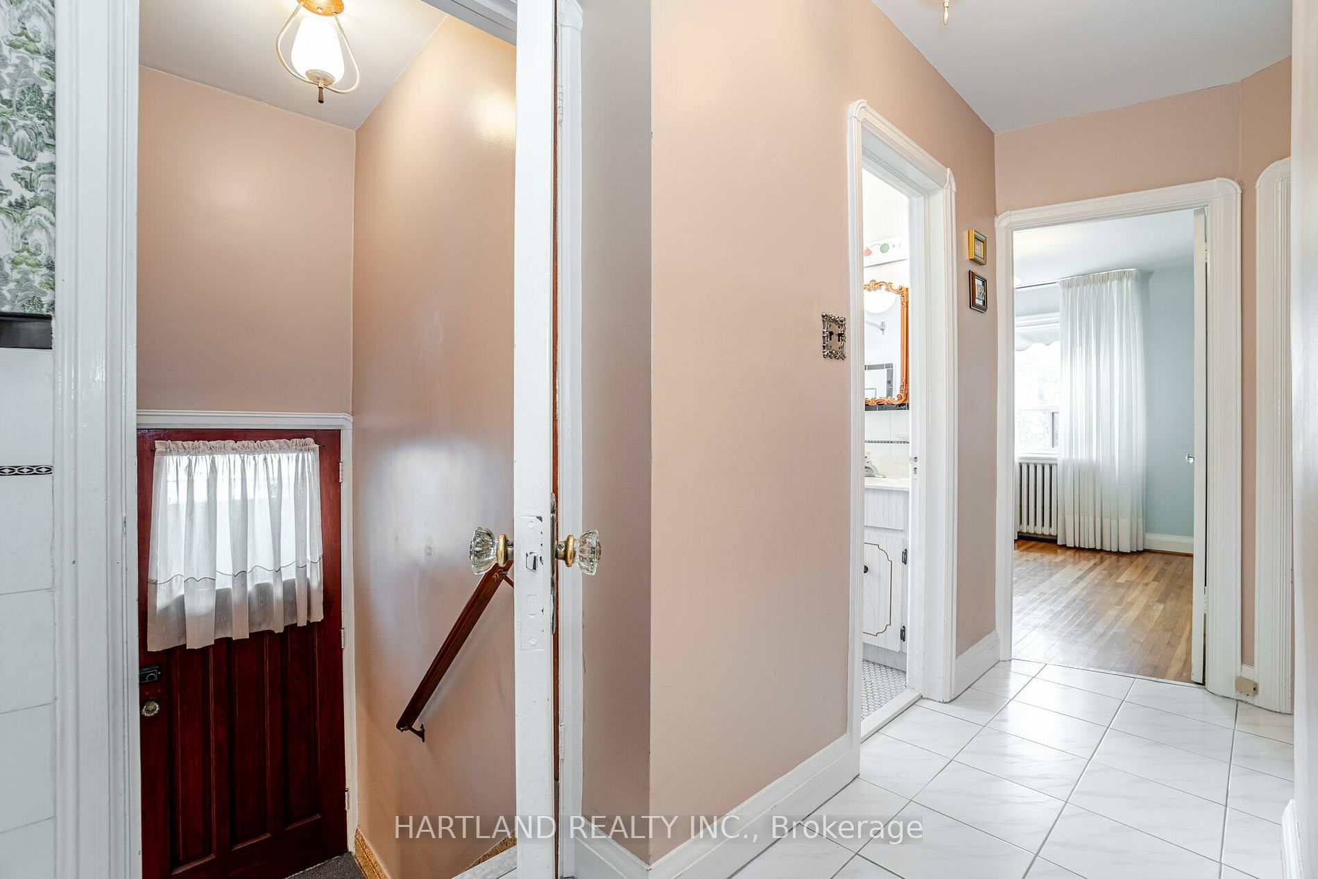 1055 Briar Hill Ave