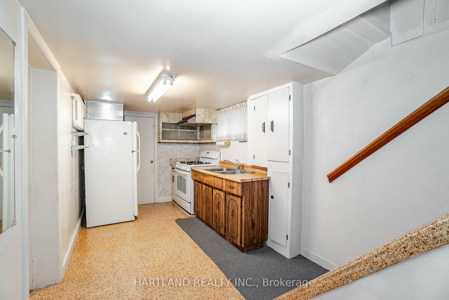 1055 Briar Hill Ave