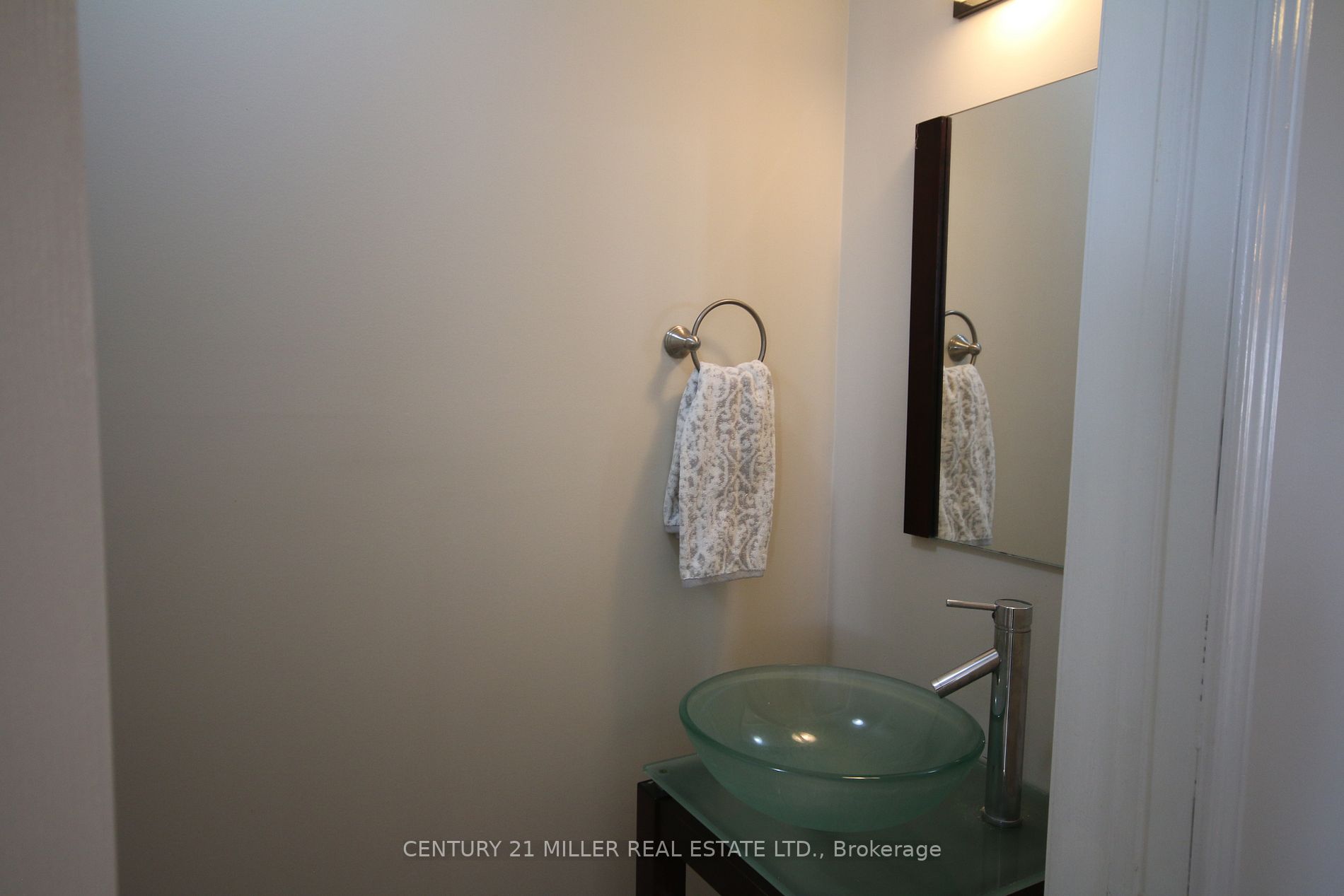 5530 Glen Erin Dr, #140