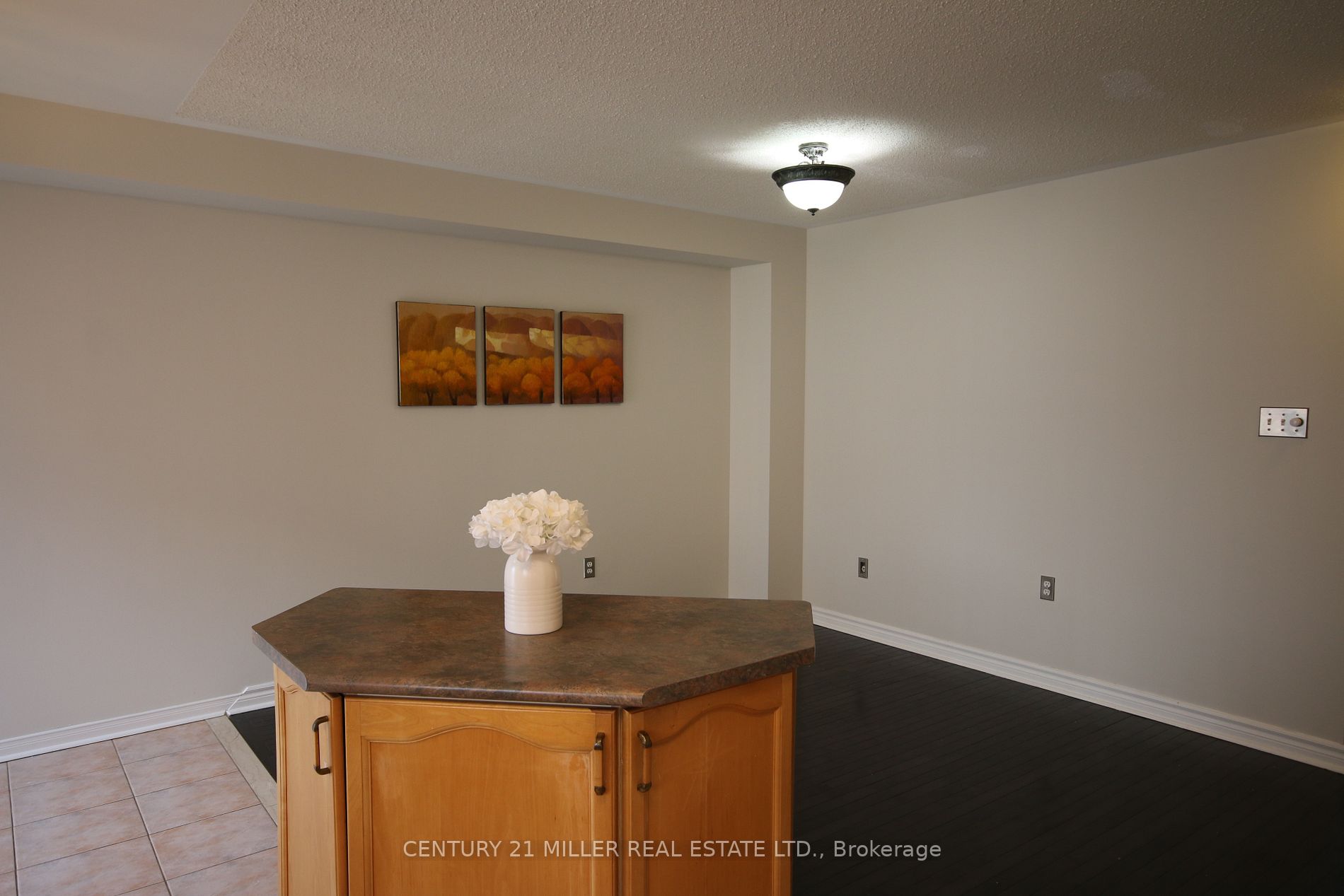 5530 Glen Erin Dr, #140