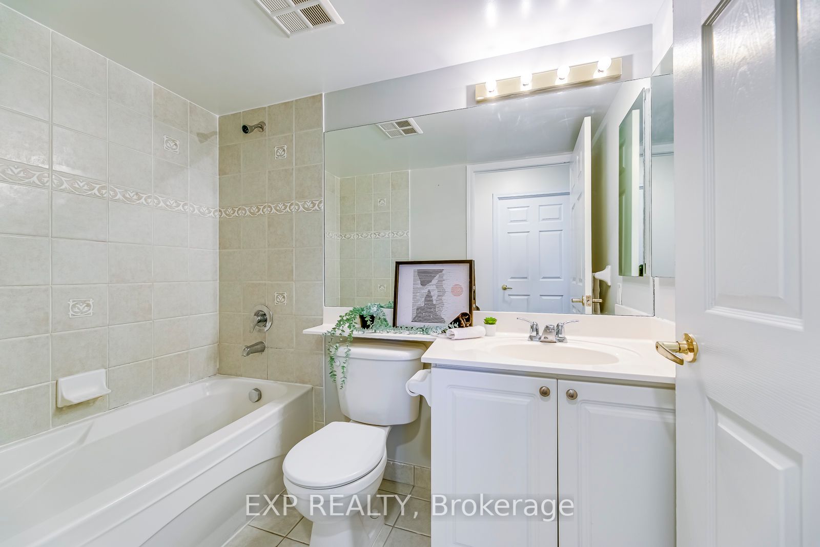 25 Kingsbridge Garden Circ, #1216