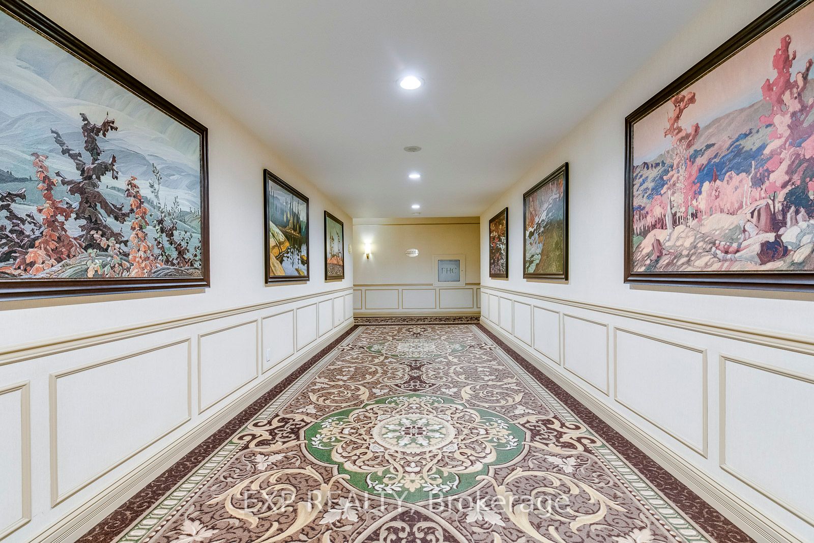 25 Kingsbridge Garden Circ, #1216