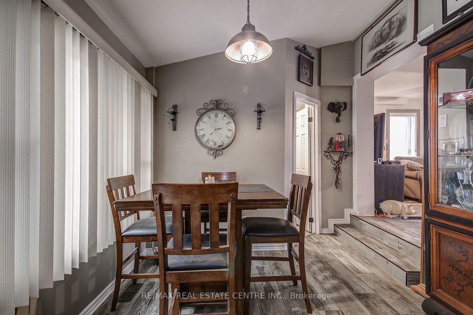 46 Main St S