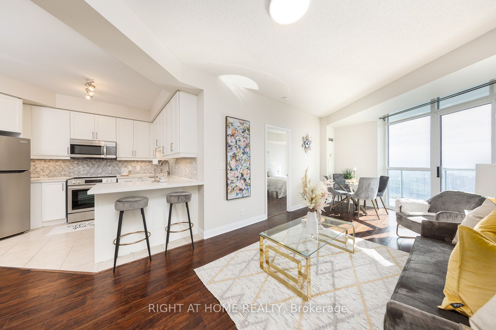 80 Absolute Ave, #2706