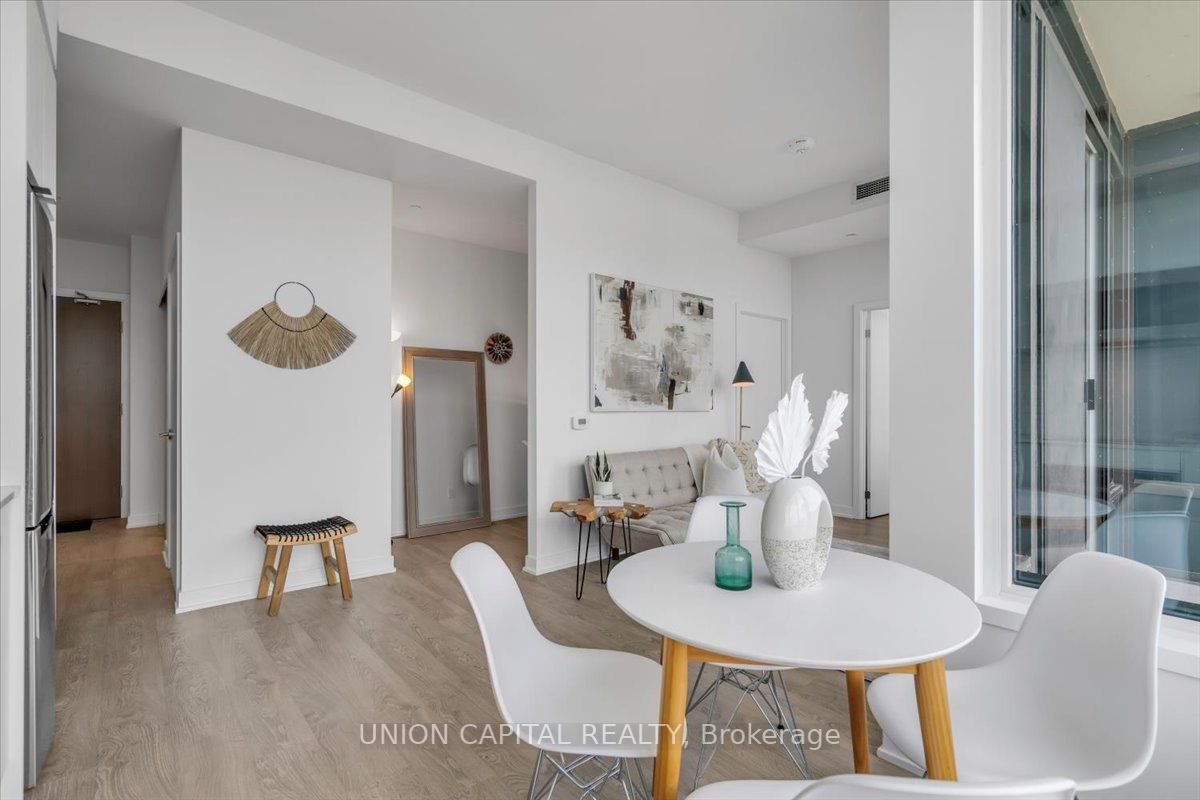 1926 Lakeshore Blvd W, #3216