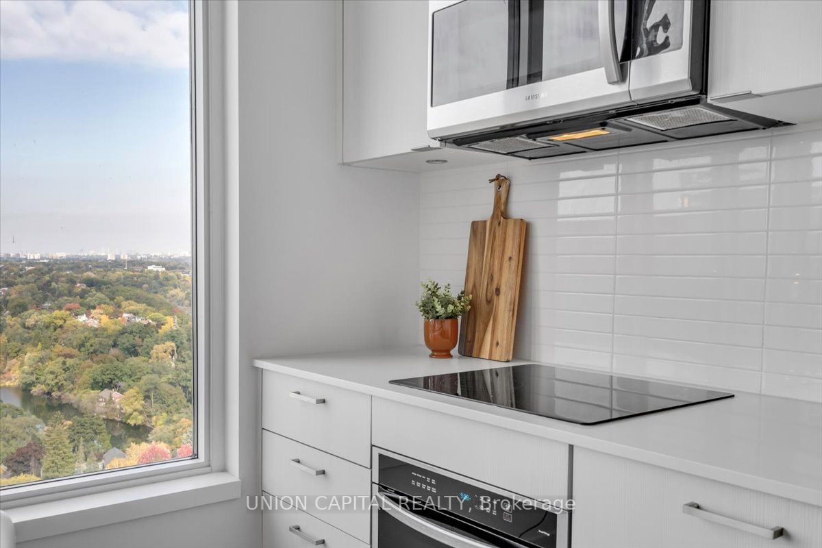 1926 Lakeshore Blvd W, #3216