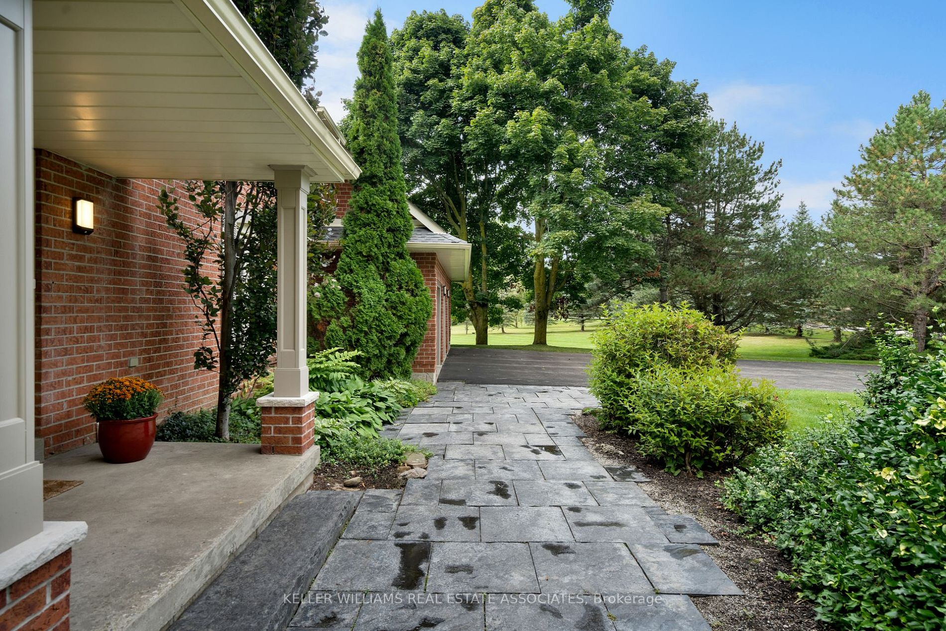19 Wolf Cres