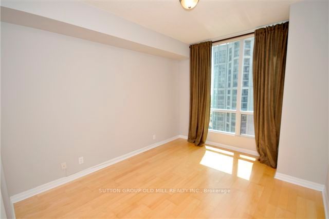3939 Duke Of York Blvd, #2409