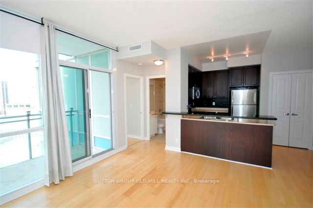 3939 Duke Of York Blvd, #2409