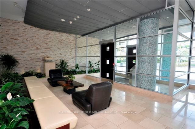 3939 Duke Of York Blvd, #2409