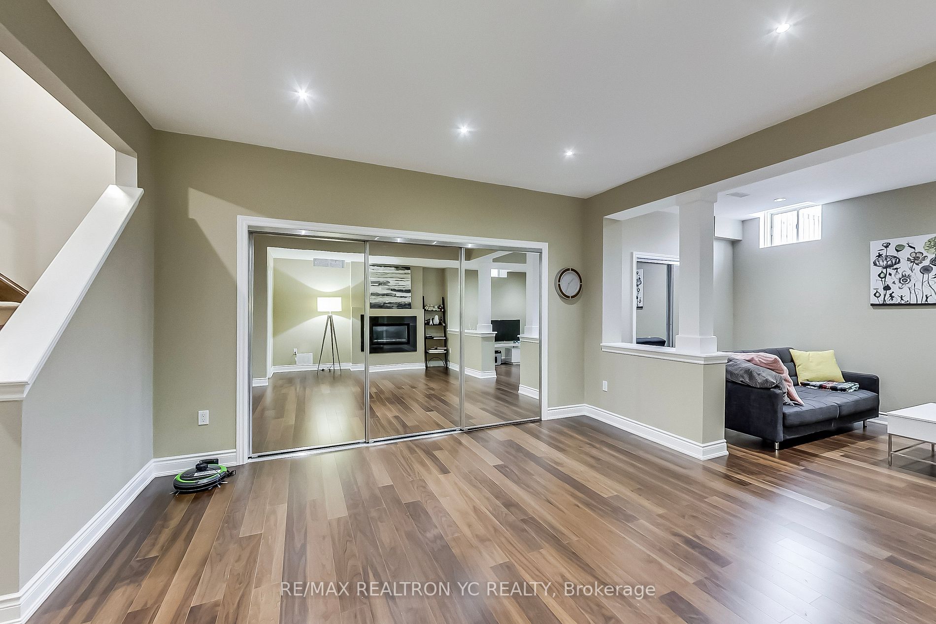 2335 Wuthering Heights Way