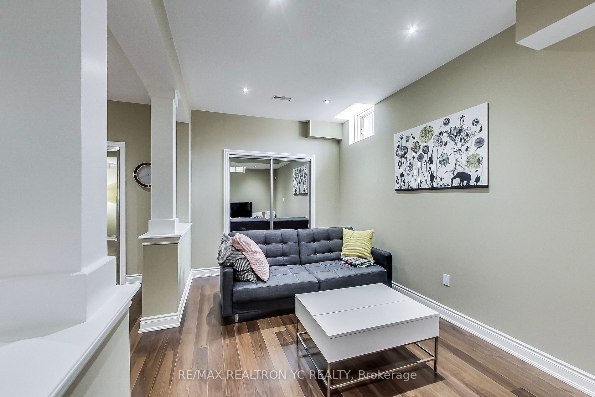 2335 Wuthering Heights Way