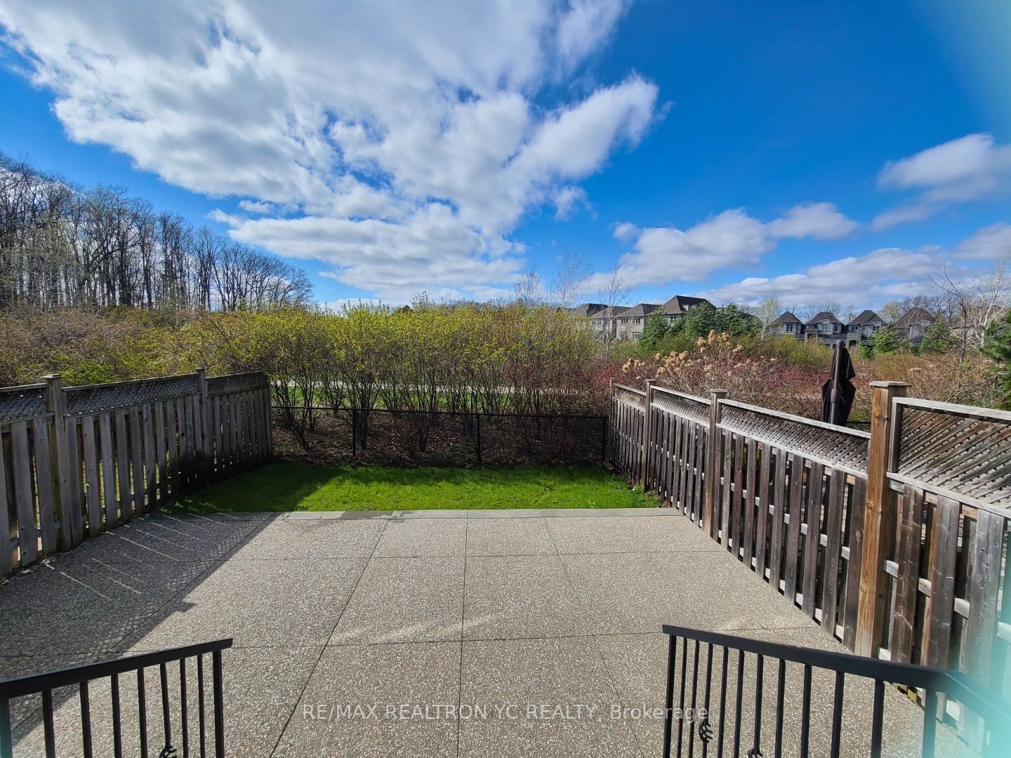 2335 Wuthering Heights Way