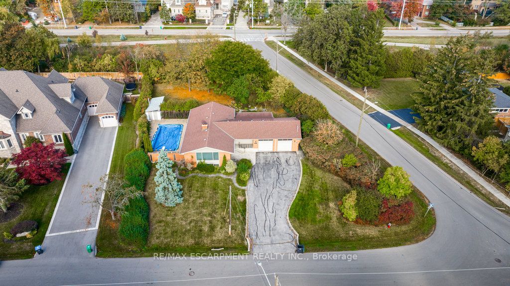 711 Sir Richard's Rd