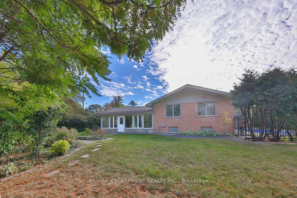 711 Sir Richard's Rd