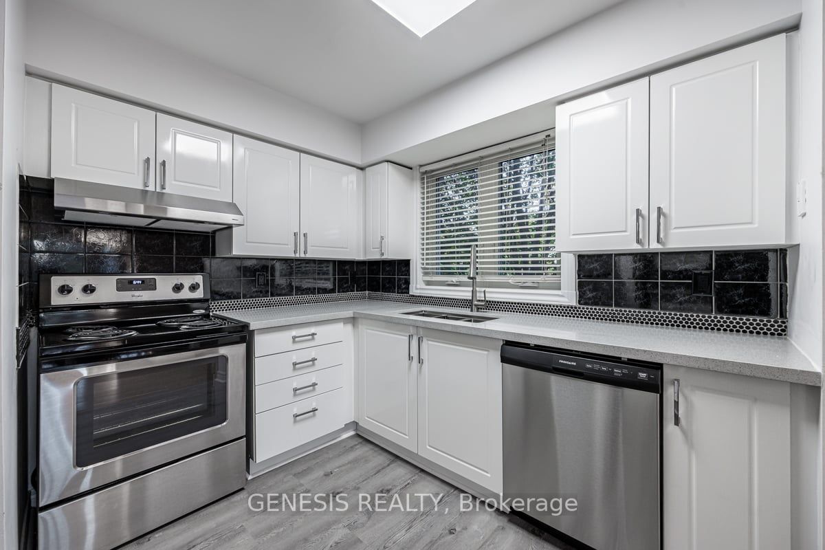 3095 Cawthra Rd, #201