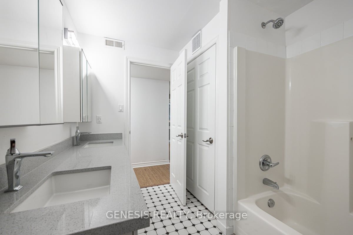 3095 Cawthra Rd, #201