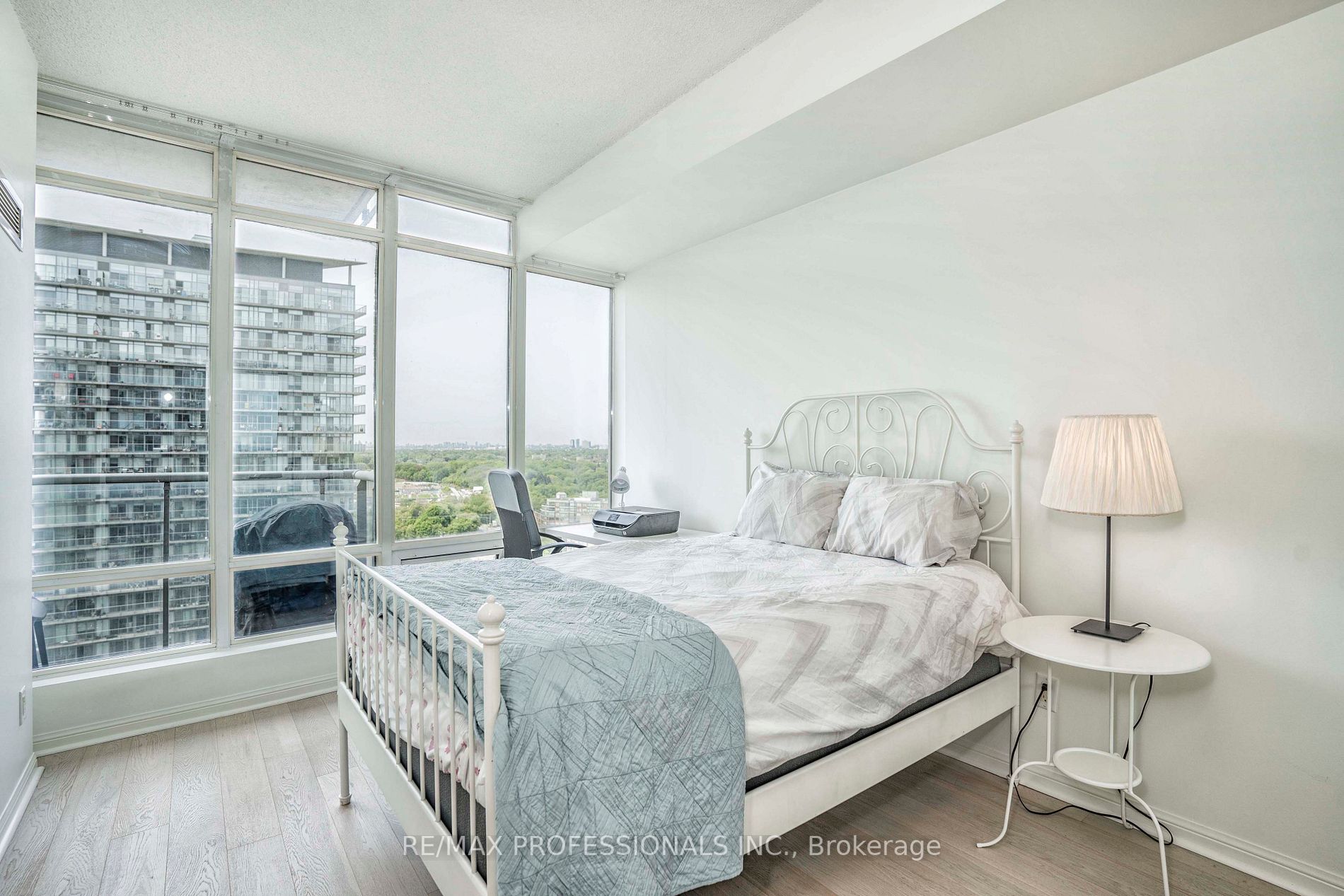 15 Windermere Ave, #2301