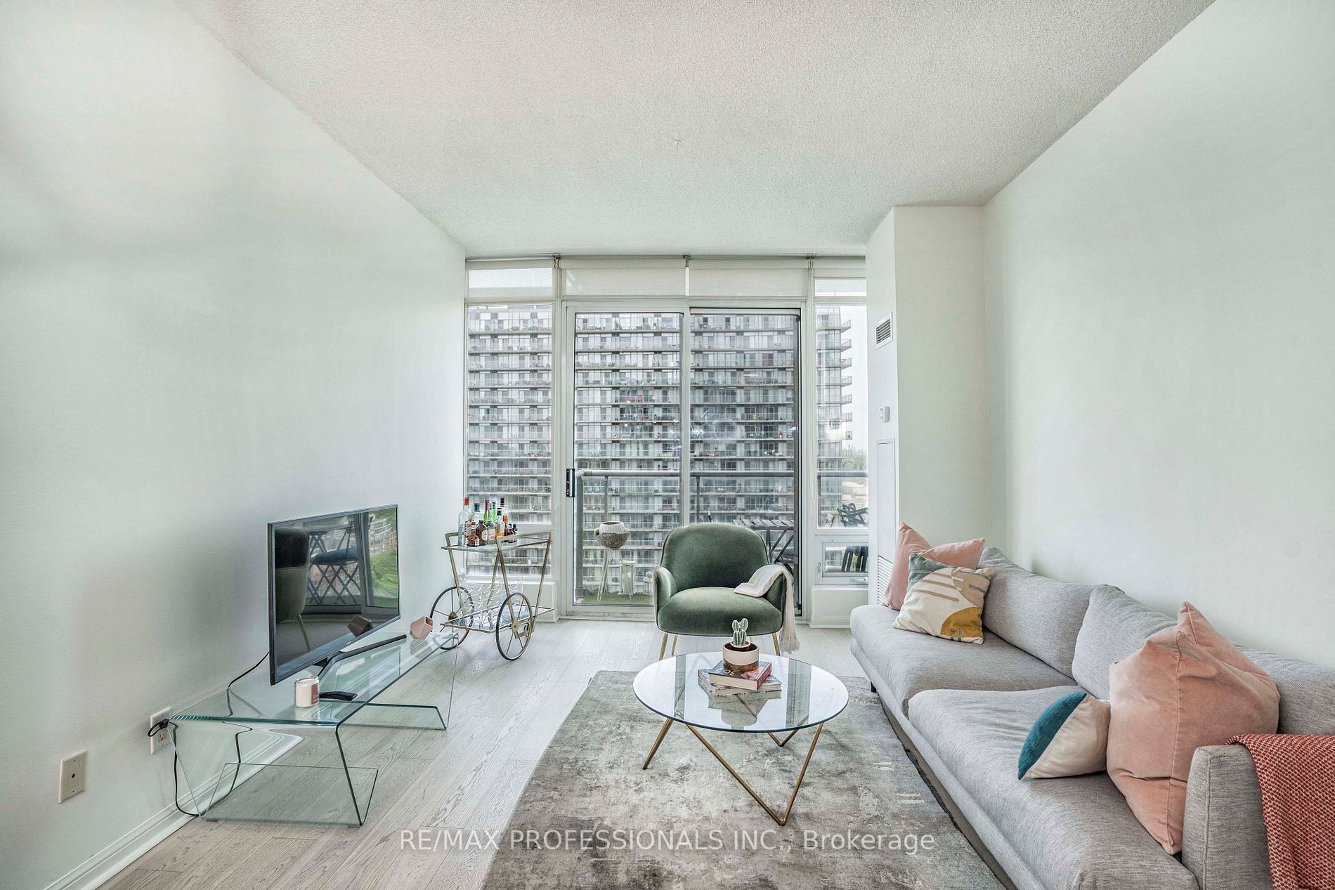 15 Windermere Ave, #2301