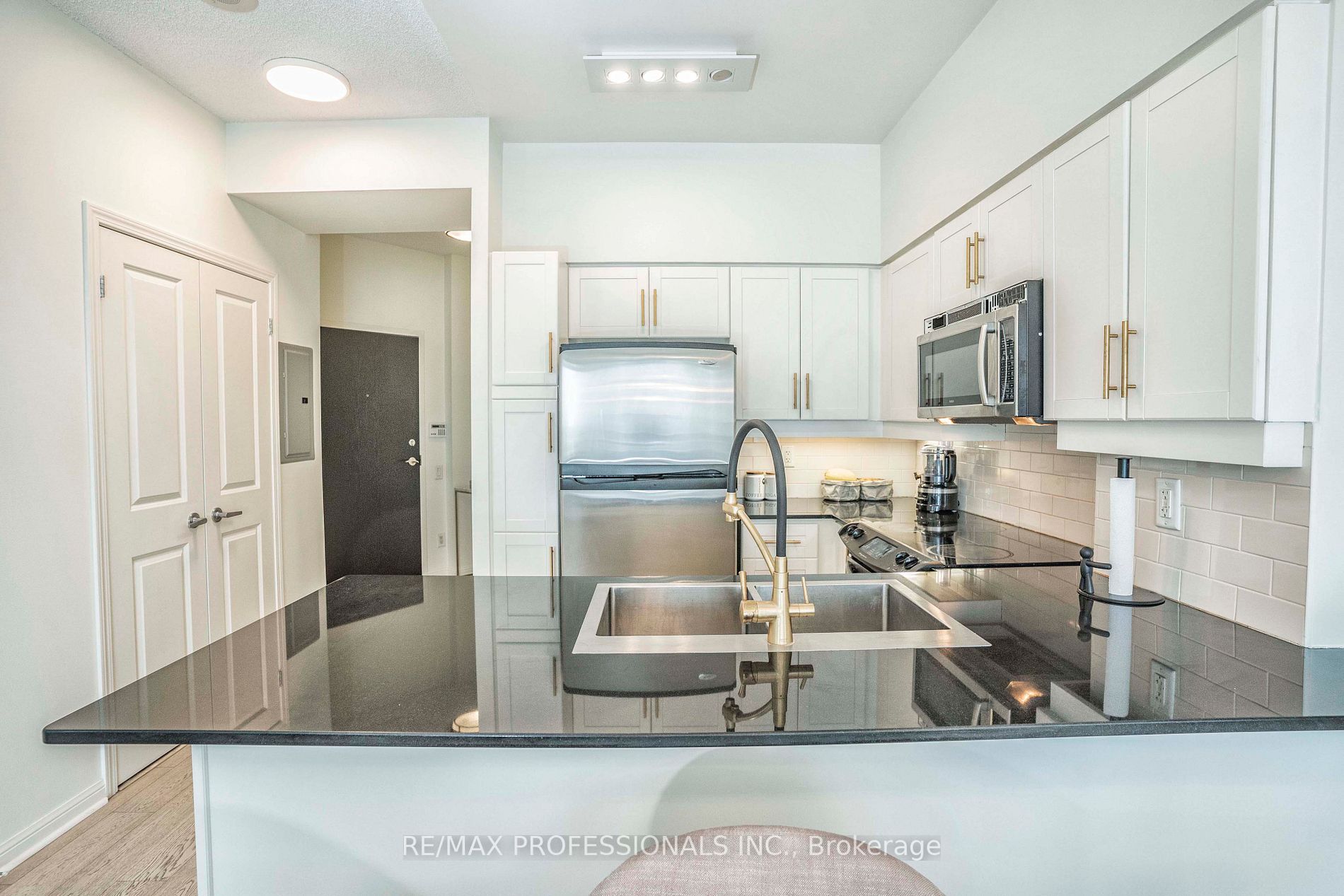 15 Windermere Ave, #2301