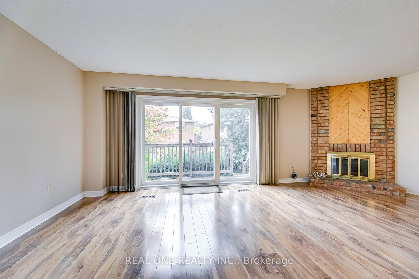 4308 Bacchus Cres