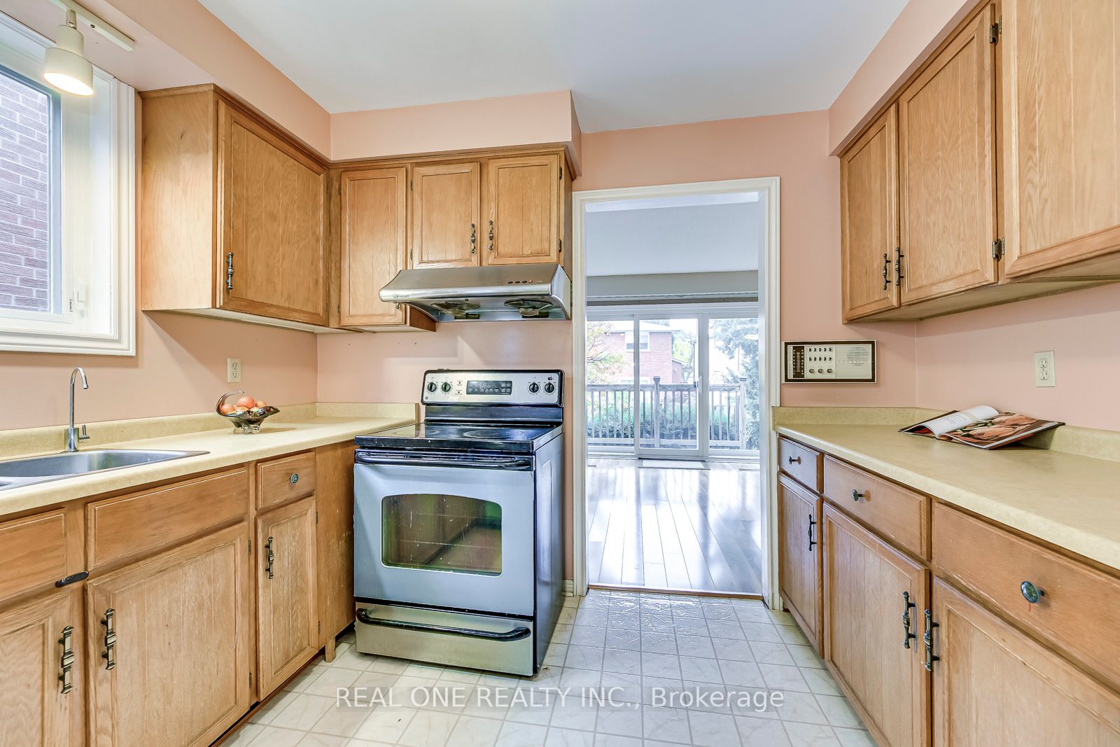 4308 Bacchus Cres