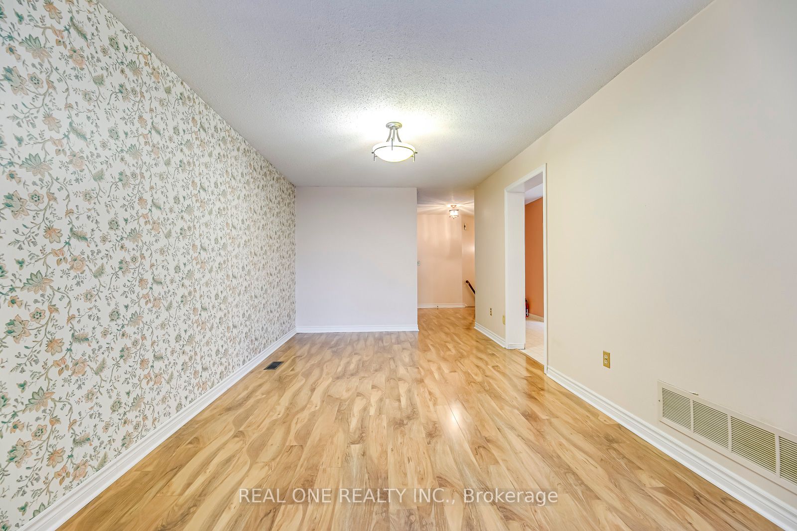 4308 Bacchus Cres