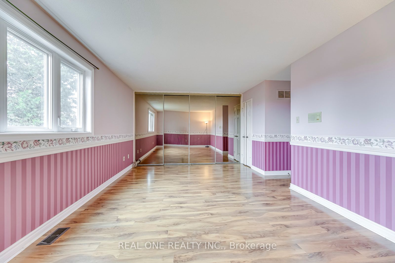 4308 Bacchus Cres