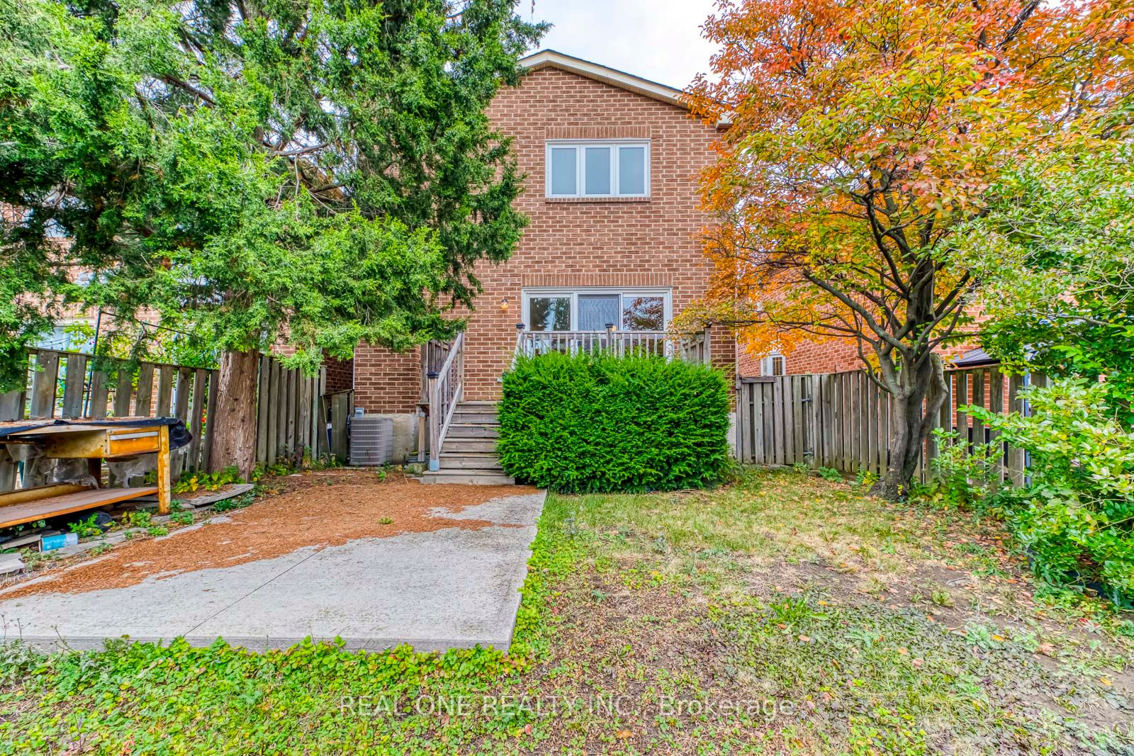 4308 Bacchus Cres