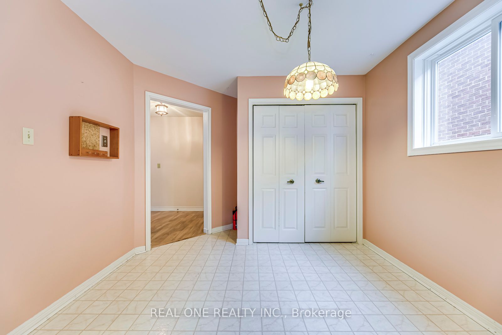 4308 Bacchus Cres