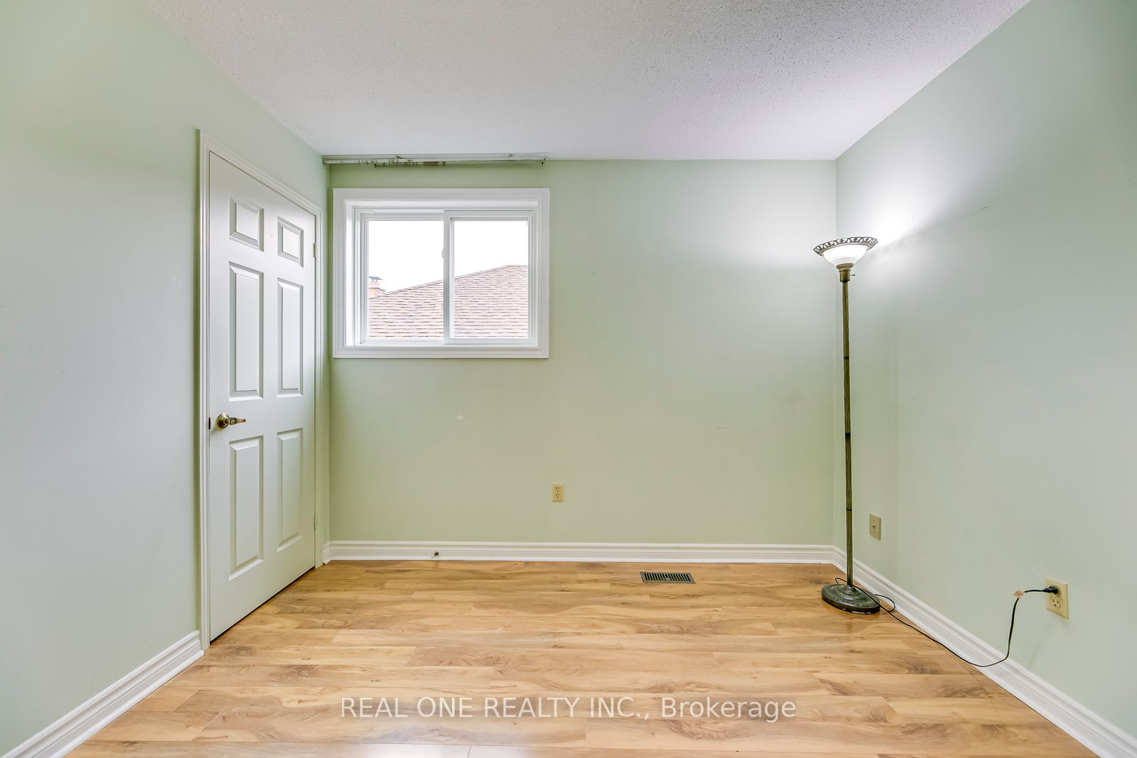 4308 Bacchus Cres