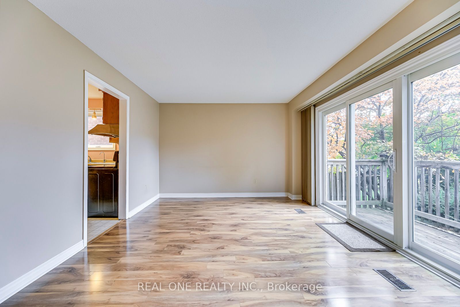 4308 Bacchus Cres