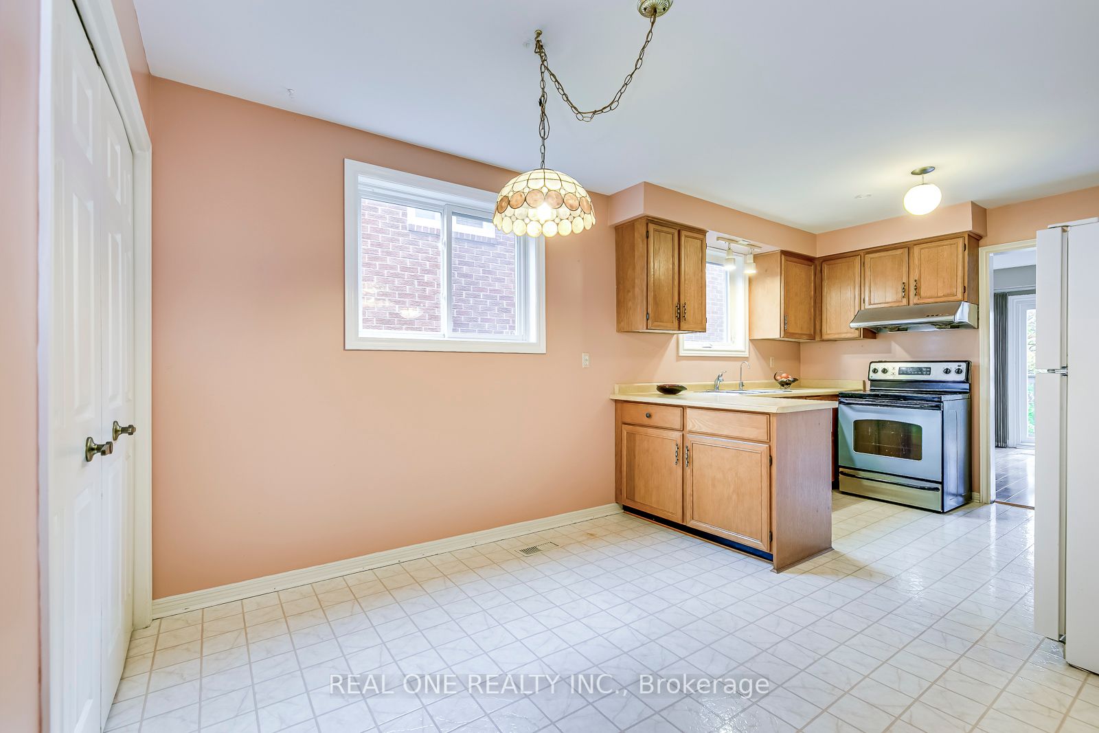 4308 Bacchus Cres