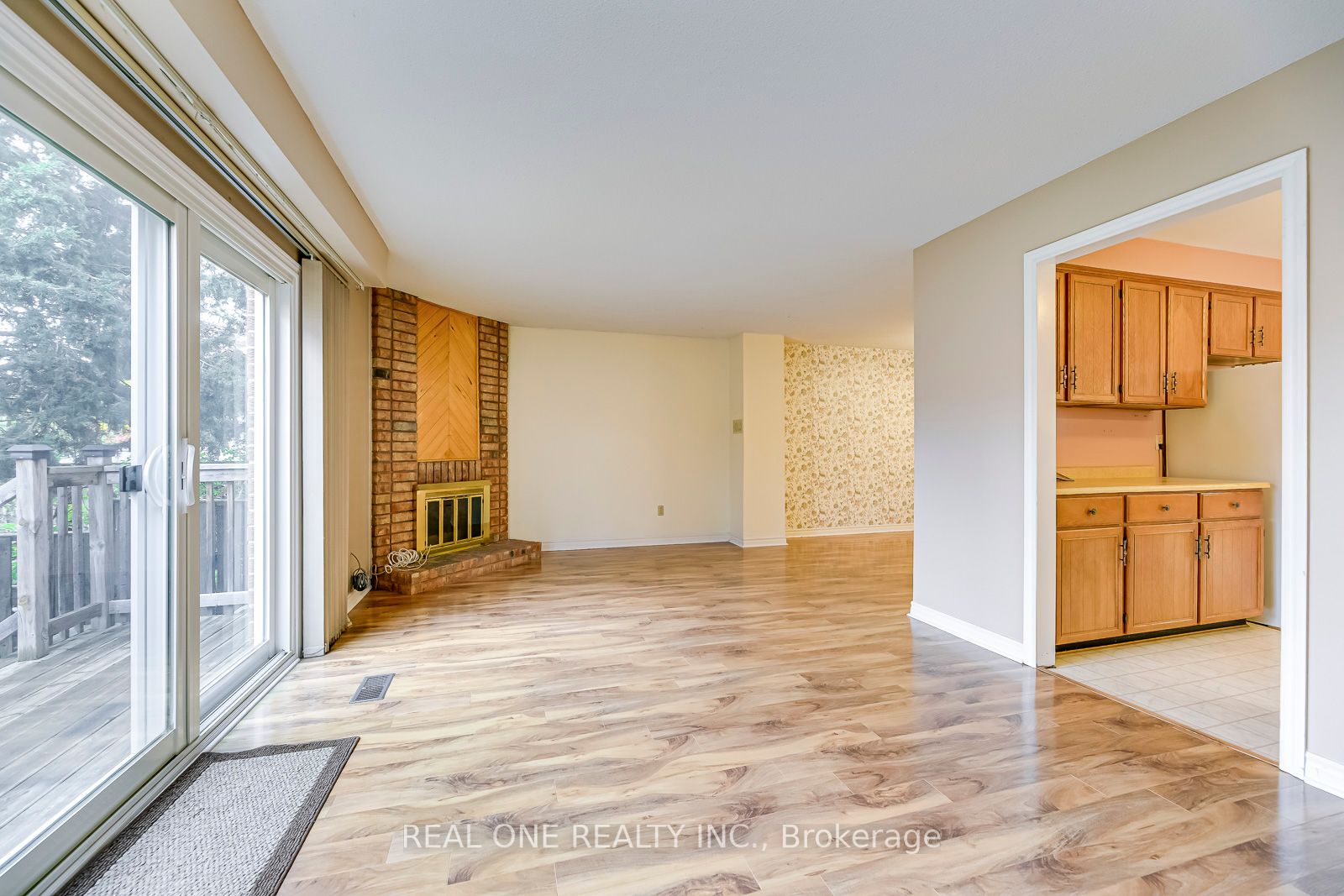 4308 Bacchus Cres