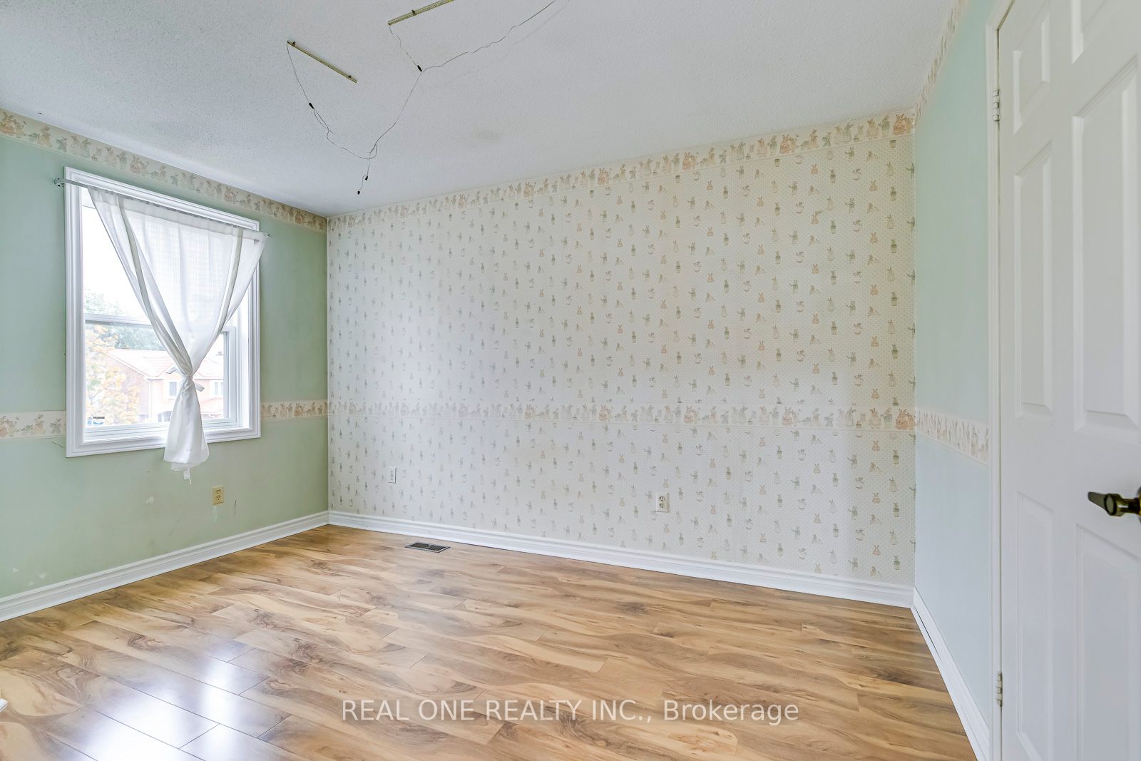 4308 Bacchus Cres
