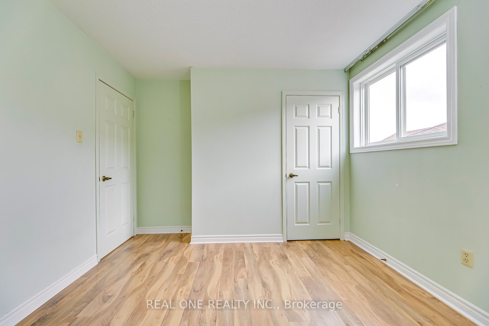 4308 Bacchus Cres