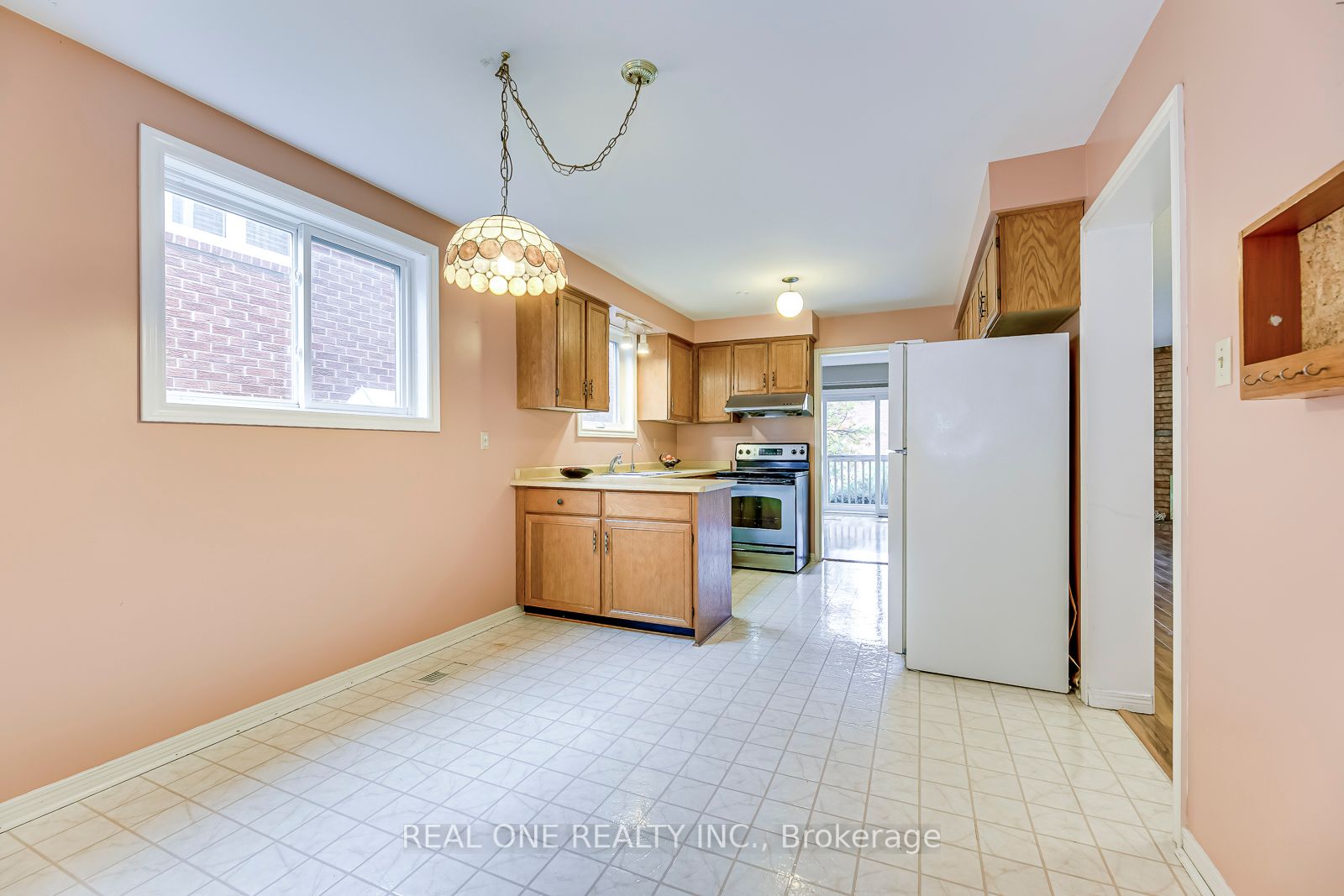 4308 Bacchus Cres