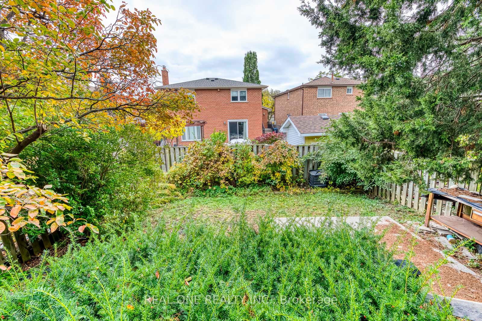 4308 Bacchus Cres