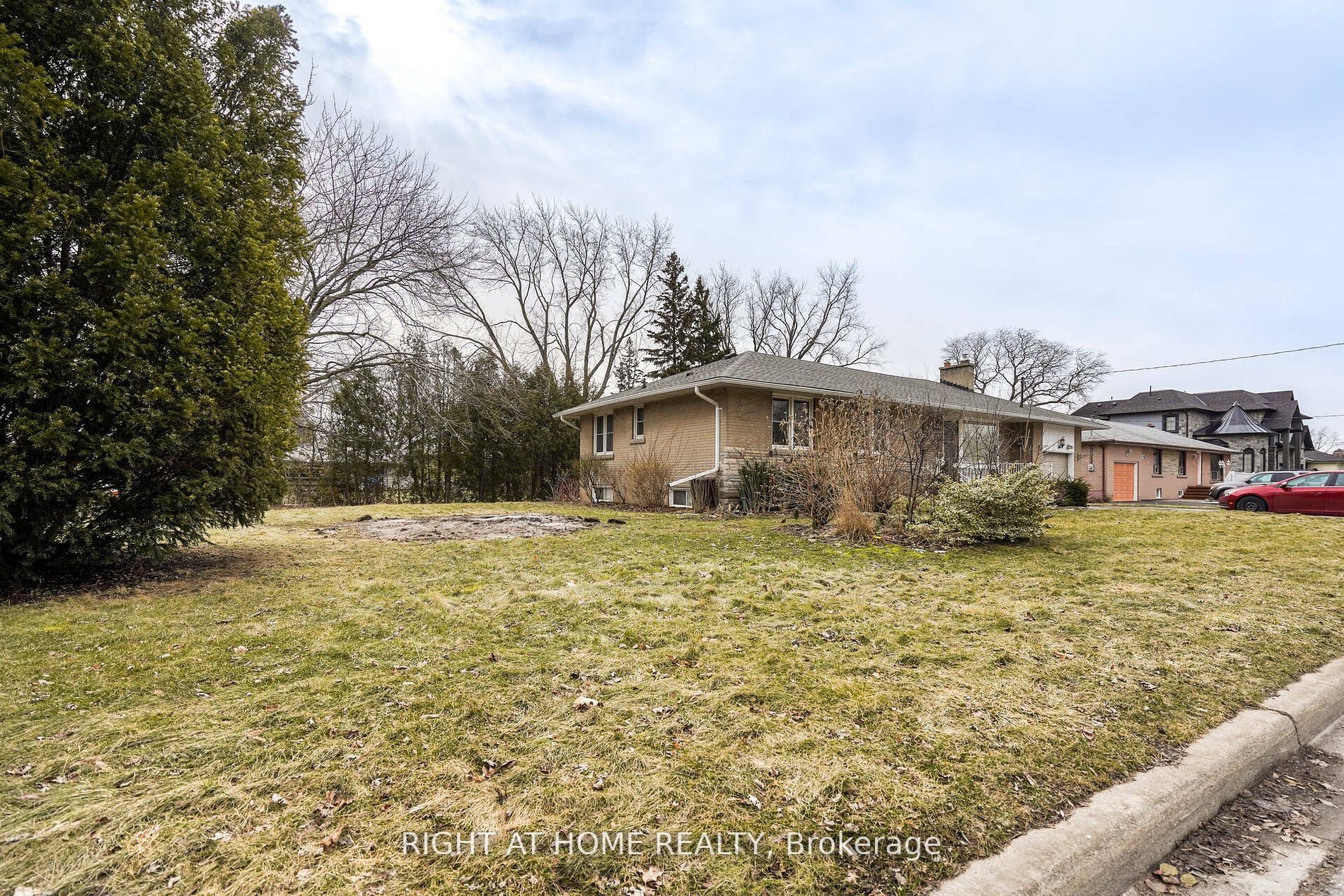 2008 Hixon St